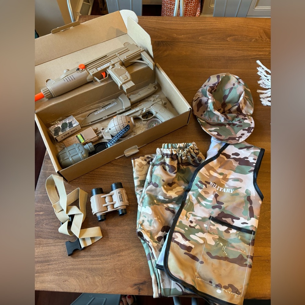 Soldier costume size 4-8